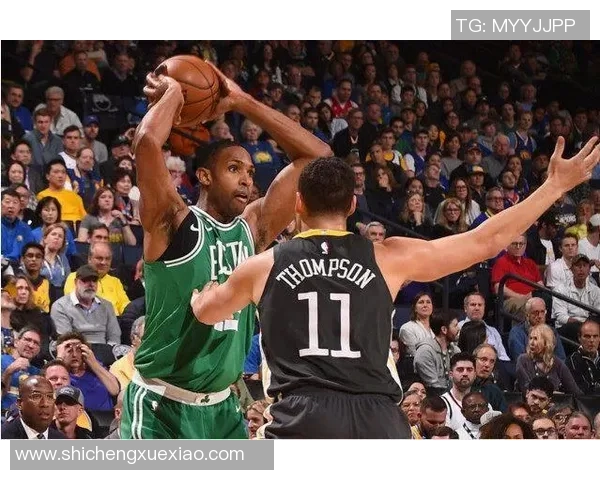 湖人勇士对决激烈上演 西部强强对话谁能笑到最后 湖人勇士对决激烈上演 西部强强对话谁能笑到最后